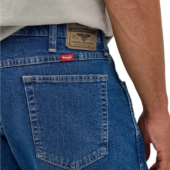 Wrangler® Men's and Big Men's Relaxed Fit Five Pocket Denim Short - Picture 4 of 6